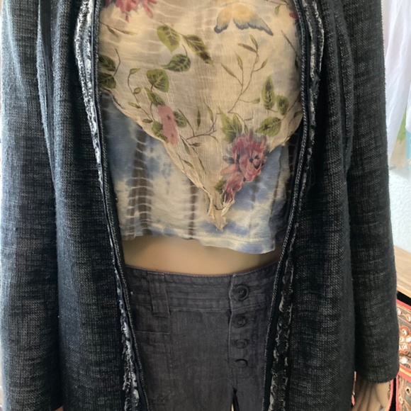 Top - Picture 3 of 4